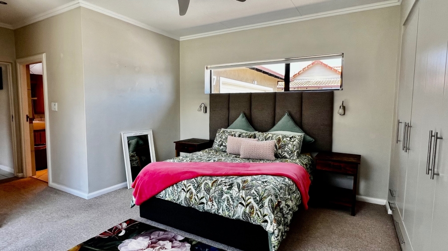 3 Bedroom Property for Sale in Earls Court Lifestyle Estate Western Cape